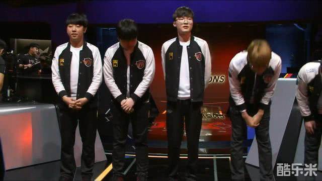 格外谨慎 格外谨慎