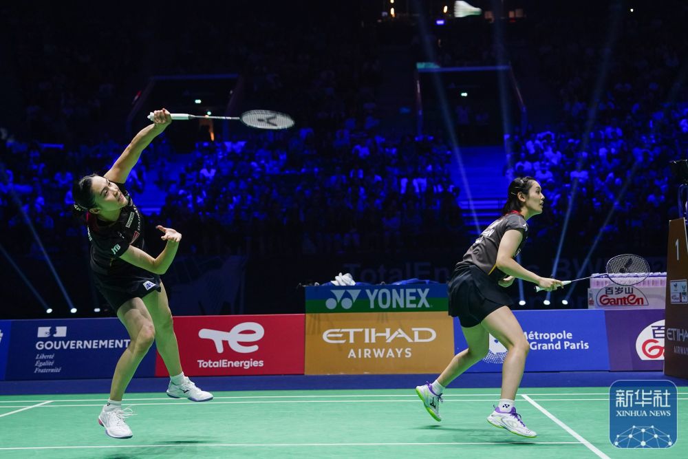 完全占據主 完全占據主