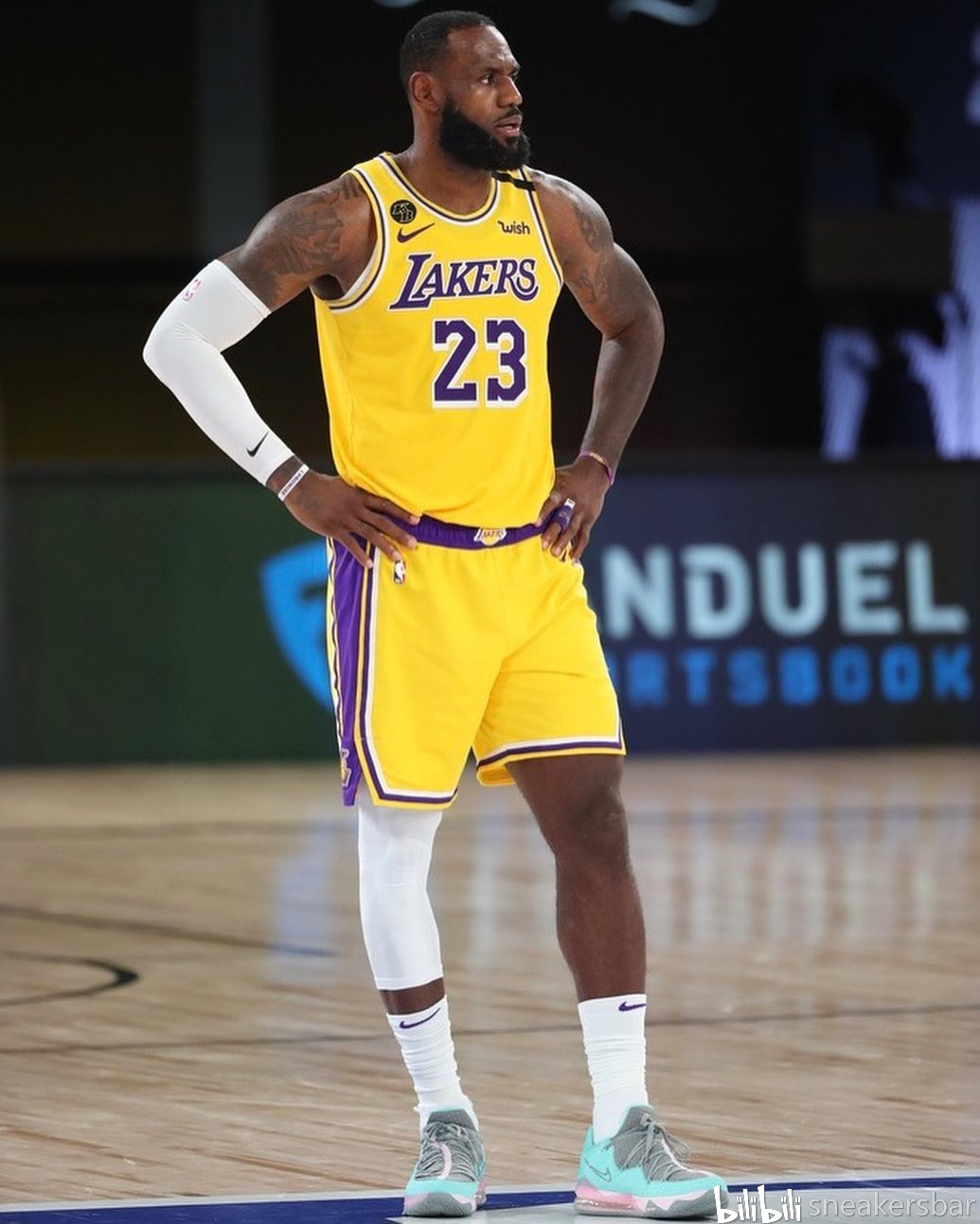 本战主题很 本战主题很